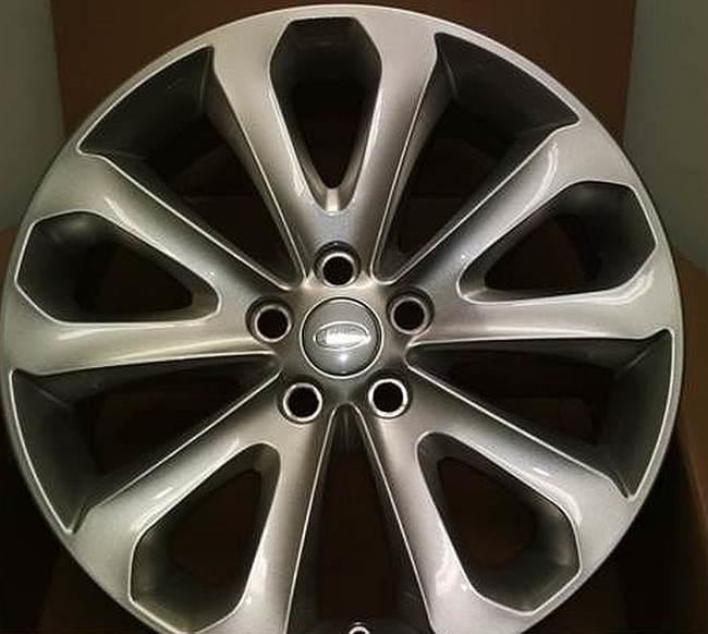 8.5X20 LAND ROVER SILVER 5X120 ET47 72.6 DEMO